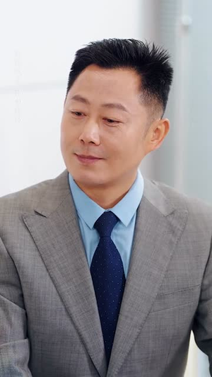 契约婚姻:冰山老婆狂掉马60集全看!揭秘婚姻背后的秘密与真爱 契约婚姻:冰山老婆狂掉马(60集)甜宠短剧