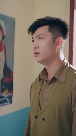 开局白绫，我在80年代卷成首富（80集）穿越短剧