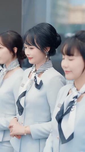 客户摇身一变成老公,还额外赠送一个楼王(45 集) 客户变老公,还附赠一个楼王(45集)甜宠短剧