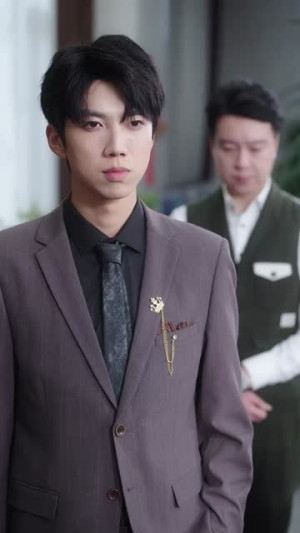 中年被裁后，我拿下总裁弟弟（66集）逆袭短剧