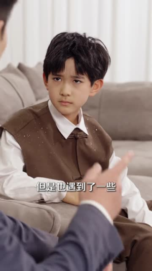 离谱!小孩哥给大学生上课?81集揭秘颠覆式教学 离谱你让小孩哥给大学生上课(81集)萌宝短剧