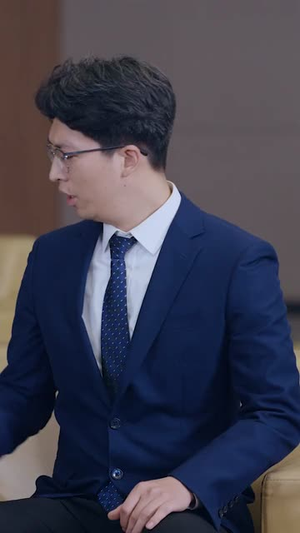 银行错打八千万，我反手买栋烂尾楼（81集）神豪短剧