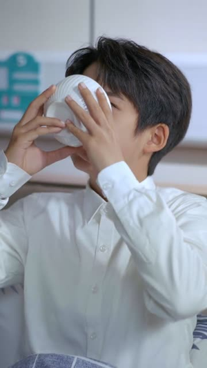 闪婚小青梅被全家团宠1-87集全集免费,热门甜宠短剧一口气看个够 闪婚小青梅被全家团宠(87集)甜宠短剧