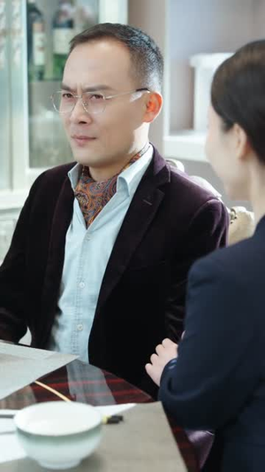 跟未来孙子视频后找到了亲生子?72集短剧揭秘离奇寻亲路 跟未来孙子视频后,找到了亲生子(72集)穿越短剧