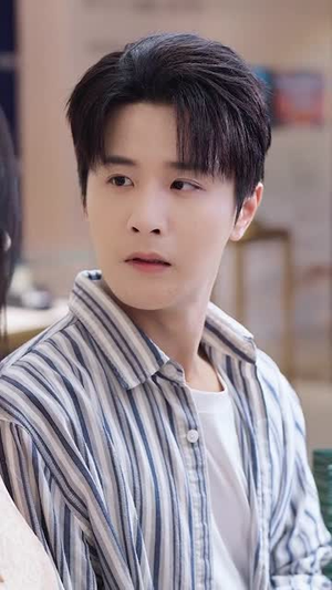 拒绝高冷女神后，绑定被骗成真系统（70集）逆袭短剧