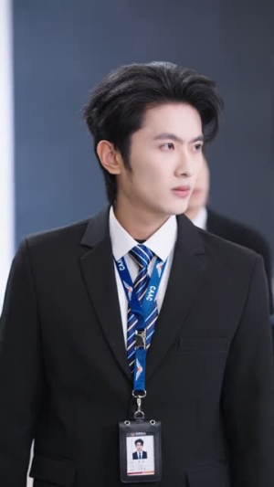 不听我指挥，女机长悔疯了（60集）逆袭短剧