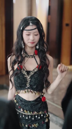 短剧出门在外身份都是自己给的70集免费全集在线观看 出门在外,身份都是自己给的(70集)逆袭短剧