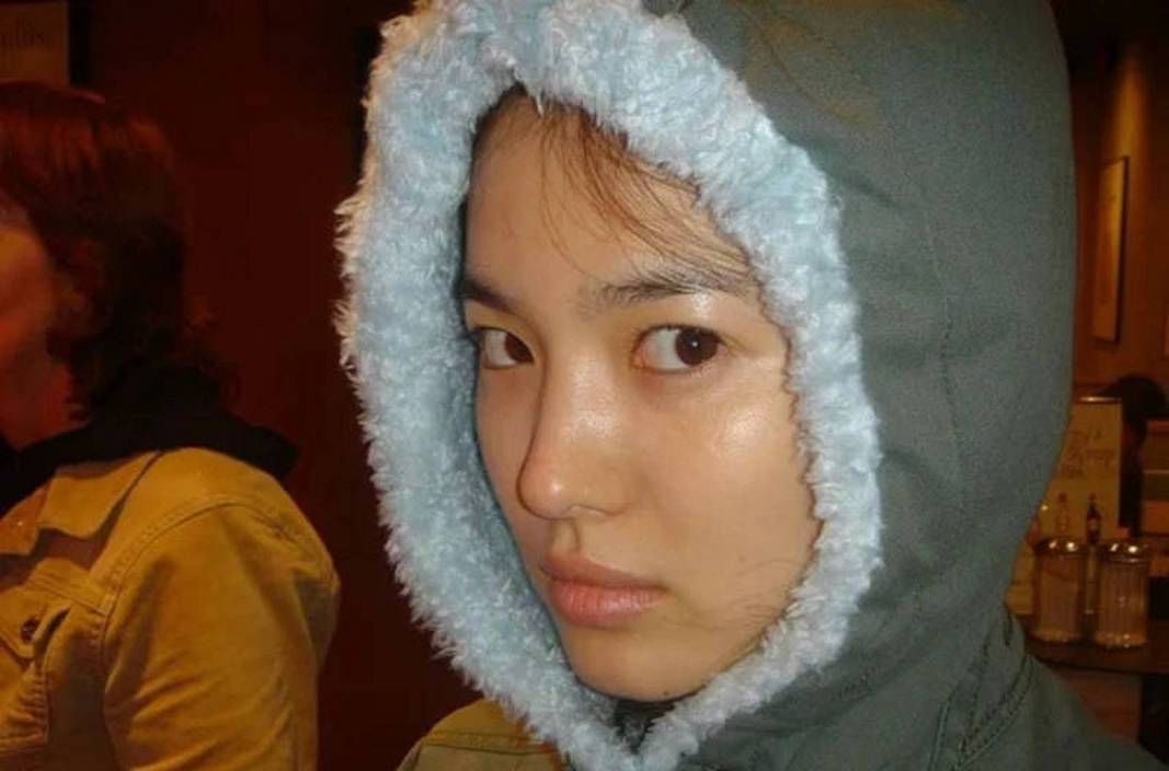 宋慧乔素颜照火了!不化妆也绝美,网友:这才是顶级氛围感女神 宋慧乔越素越美_宋慧乔_宋慧乔素颜美